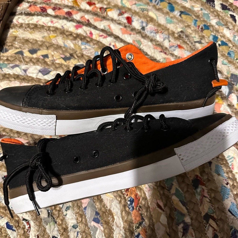 La Sheelah Sneakers